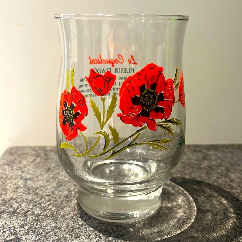 Vintage Canadian Dominion glass Août/ Coquelicot  (french August/ Poppy) glass